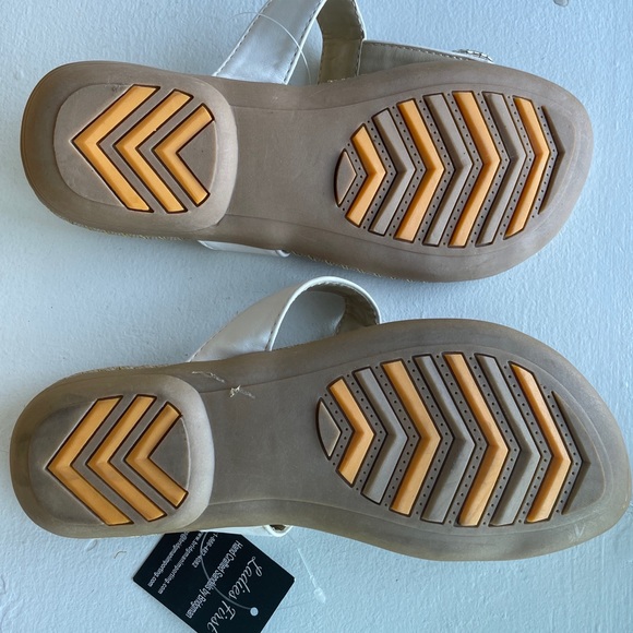 Handmade Luxury White leather with stones women slippers - Picture 2 of 5